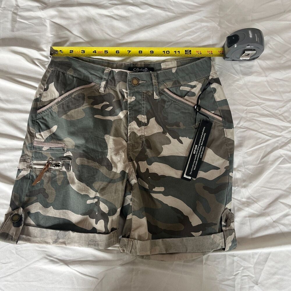 CHARLIE B Cuffed Cargo Shorts Green Tan Camo Zipper Pockets Womens 28 Waist - Picture 10 of 11